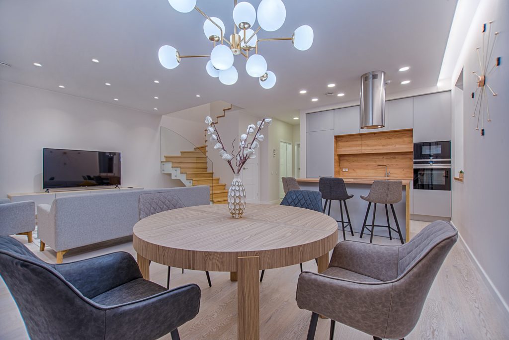 Modern Dinning Room With Chandelier